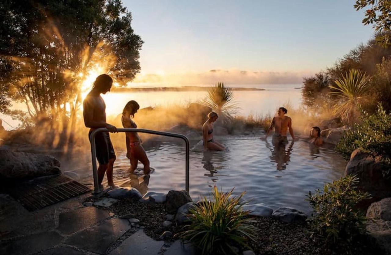 Skyline Mountain View Lodge Up To 16 People Rotorua Exterior photo