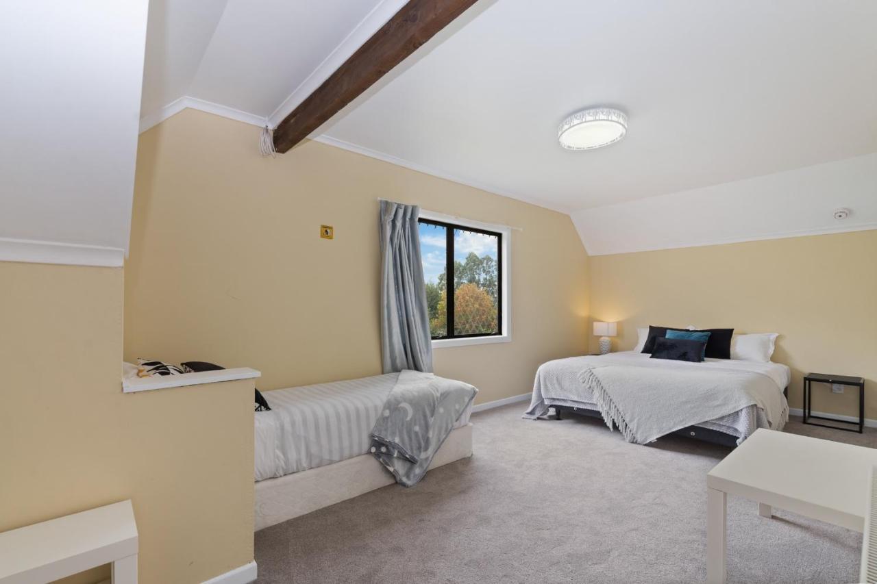 Skyline Mountain View Lodge Up To 16 People Rotorua Exterior photo